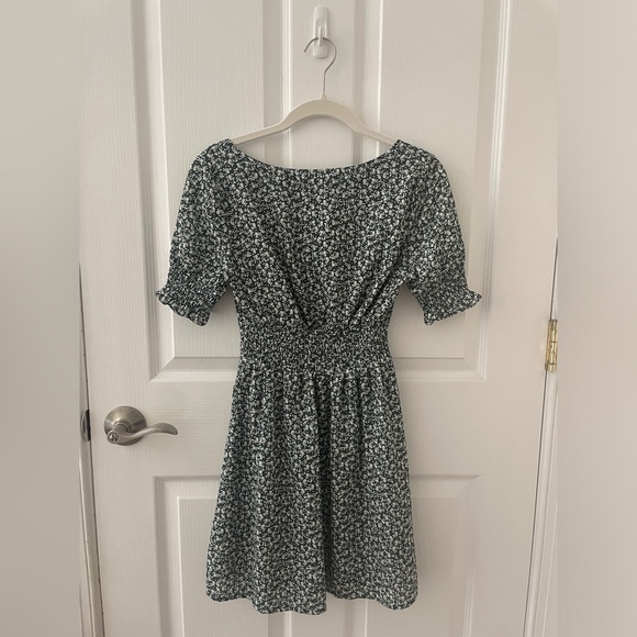 Green Floral Dress - Picture 3 of 4